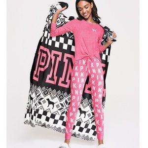 PINK Victoria's Secret Accessories - NIP Victoria’s Secret Pink Blanket PINK Victoria's Secret Accessories - NIP Victoria’s Secret Pink Blanket